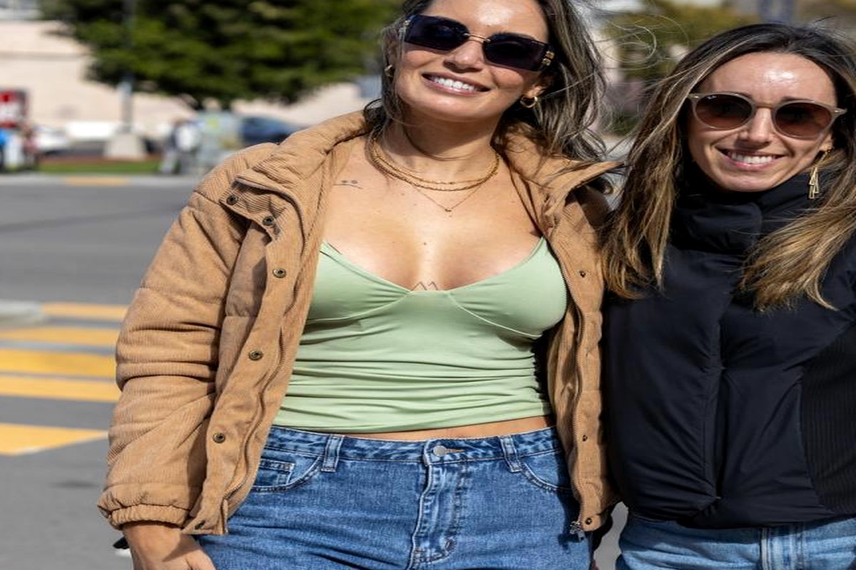 How to Choose T-Shirts That Look Better Longer